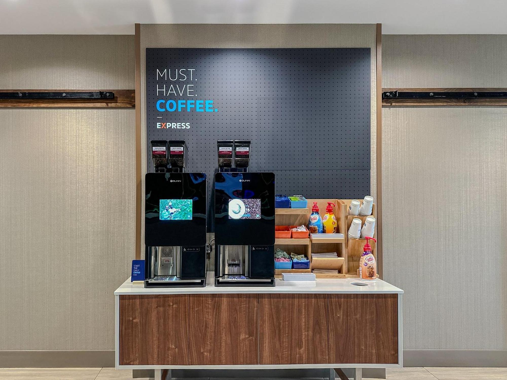 Holiday Inn Express & Suites Lexington By Ihg Eksteriør billede